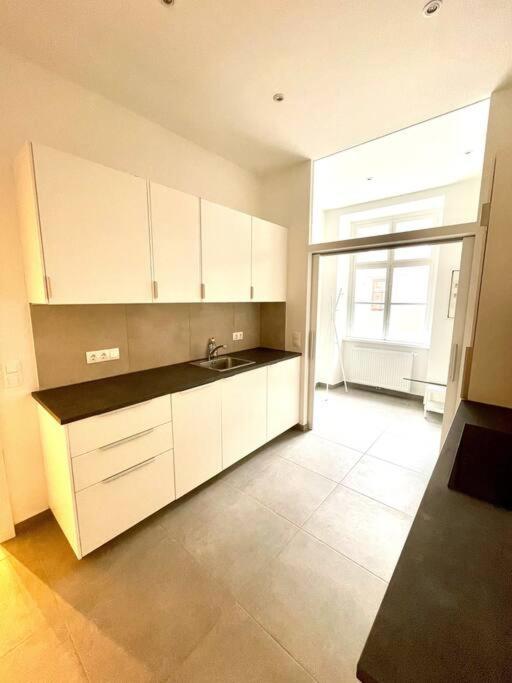 Brand New & Spacious Apartment In The City Centre Viena Exterior foto